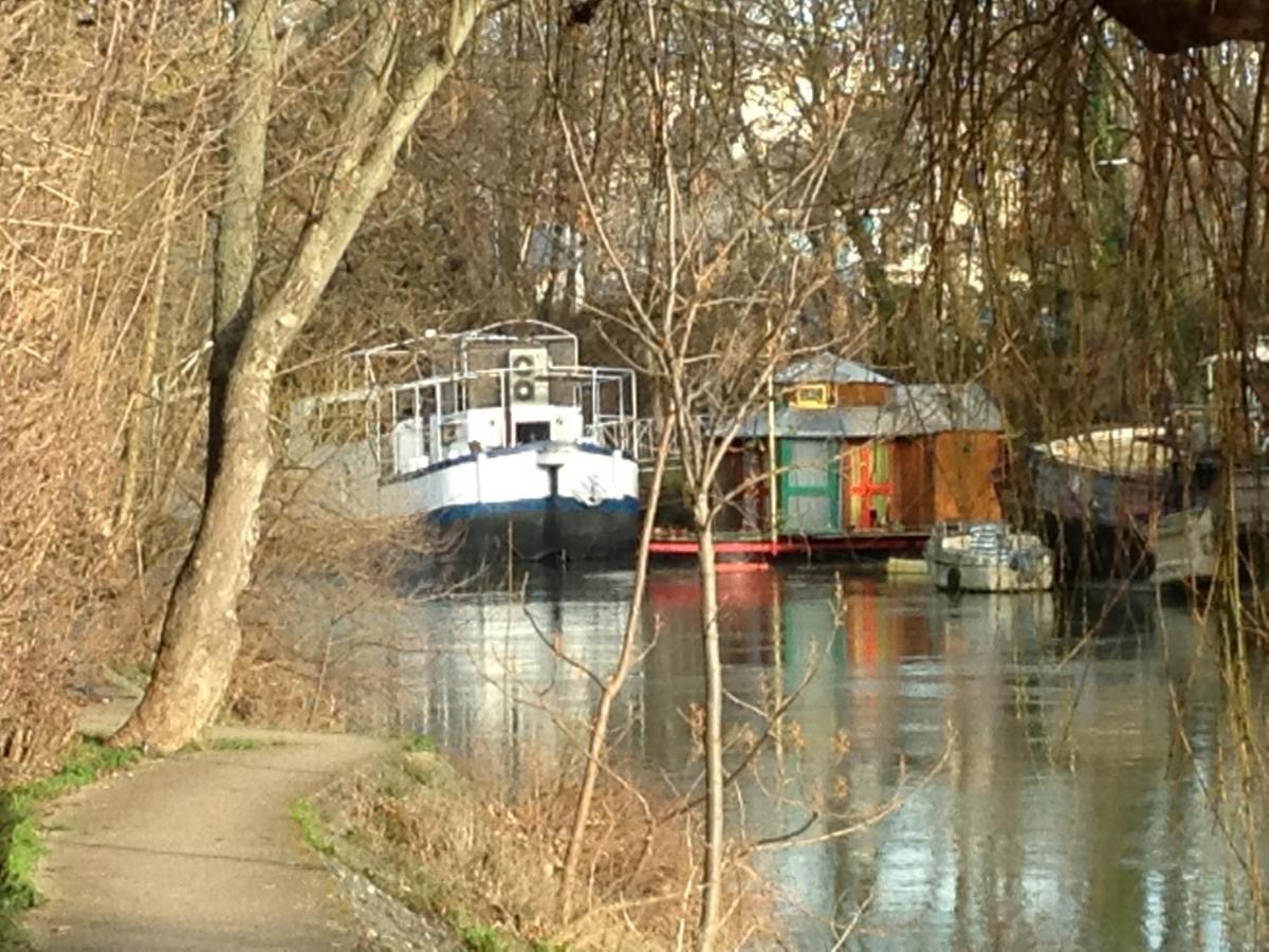 Boat For Guest Hotel Issy-les-Moulineaux Buitenkant foto
