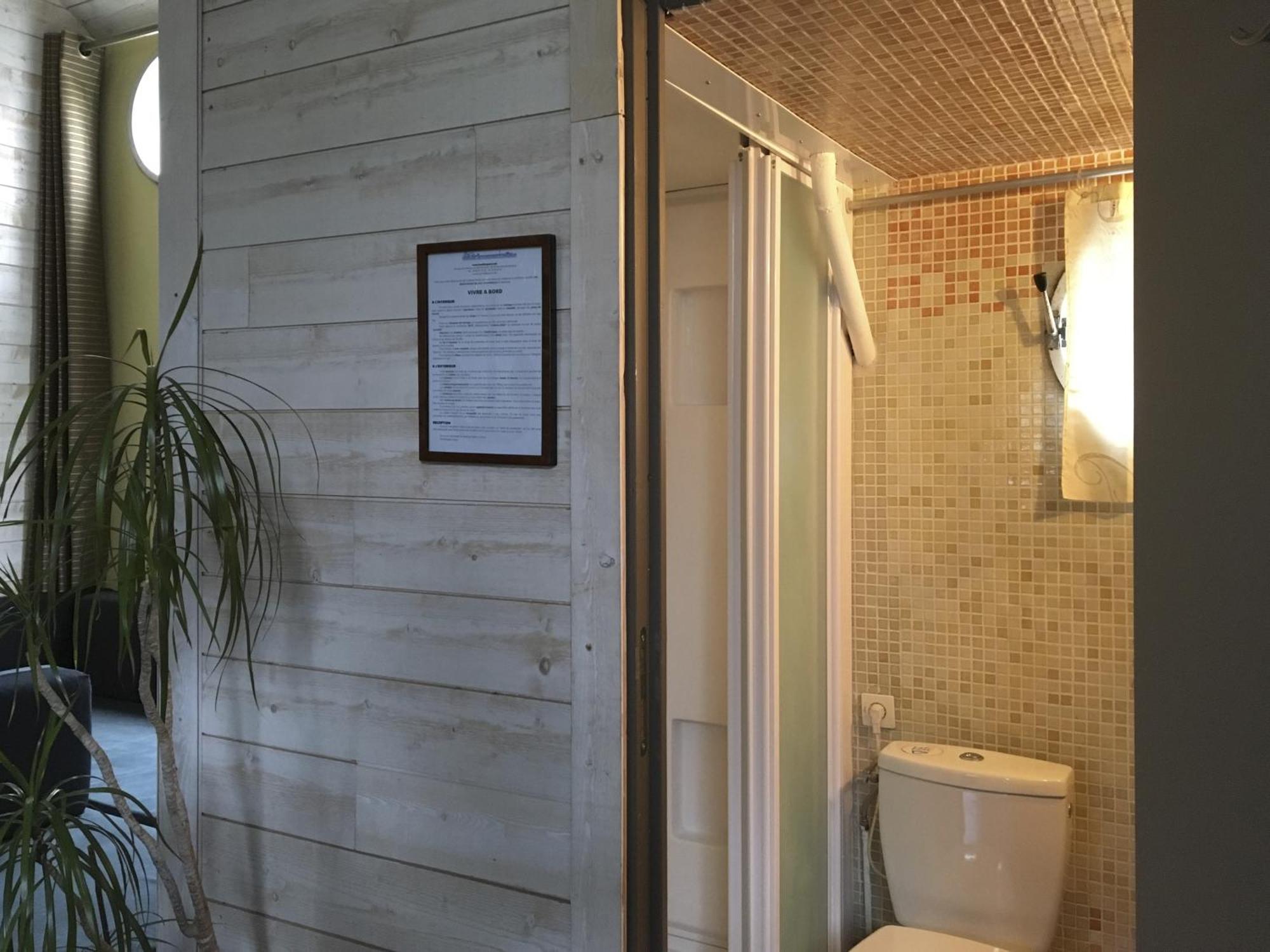 Boat For Guest Hotel Issy-les-Moulineaux Kamer foto